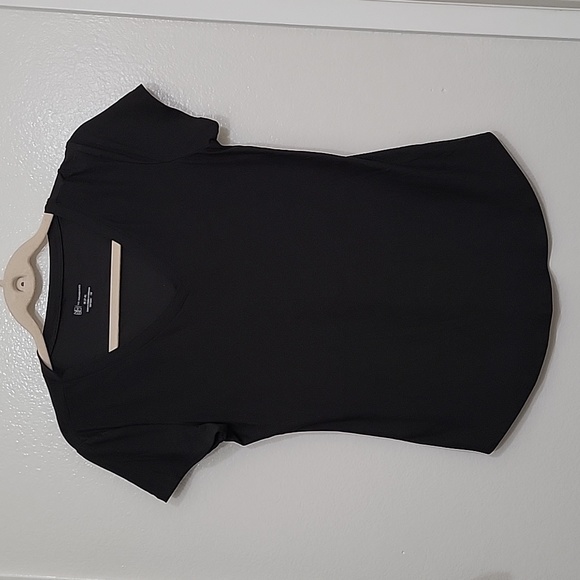 EUC No Boundaries Juniors’ Short Sleeve Brushed V-Neck T-Shirt Size Medium - Picture 4 of 7